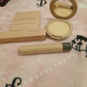 No makeup makeup foundation and foundation brush porcelain